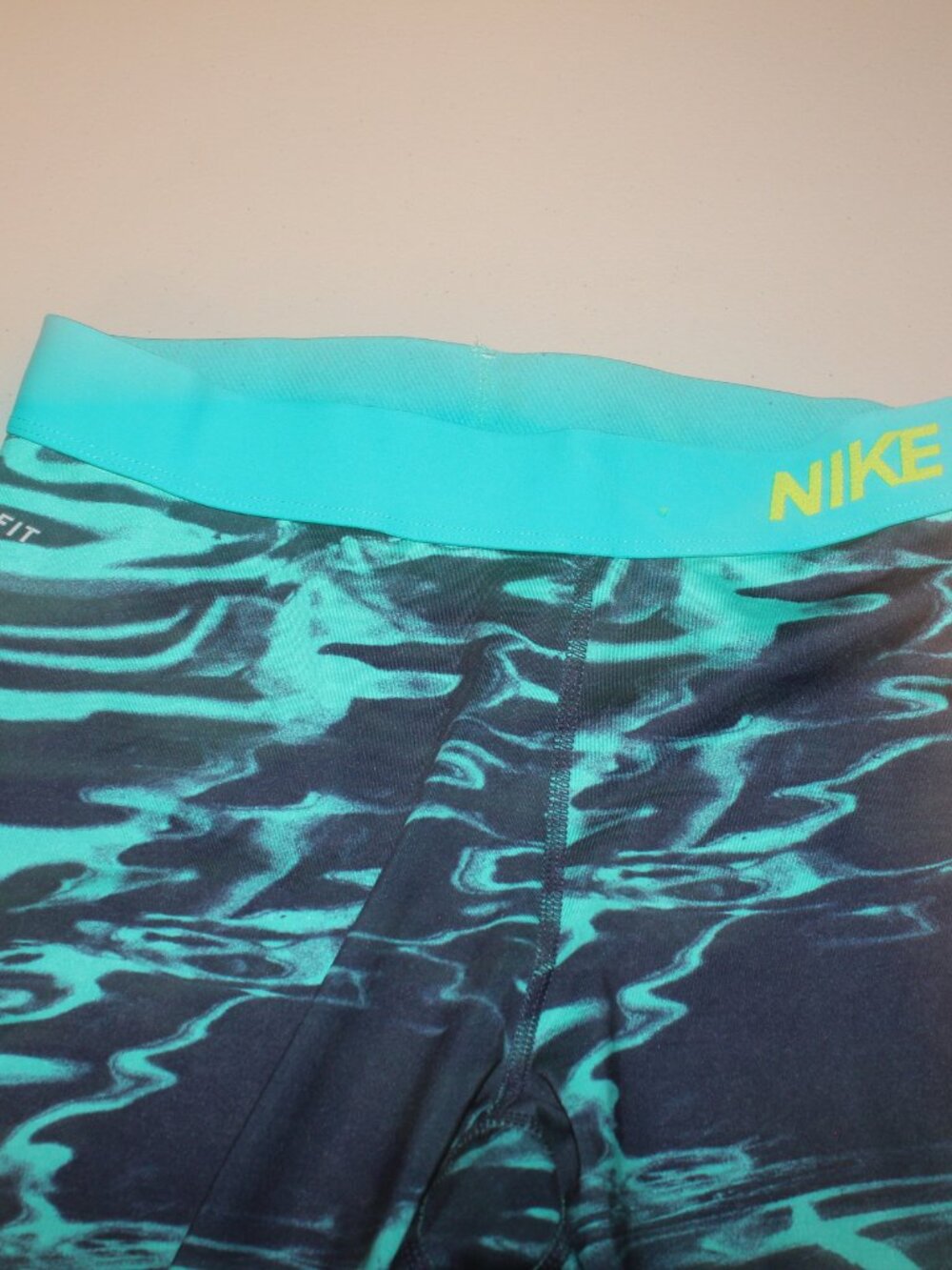 Nike Pro leggings Size Medium - Picture 2 of 6
